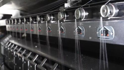 錨定現代化 改革再深化 浙江制造向 新 力 三 傳統紡織不傳統 經緯間 織出 新未來